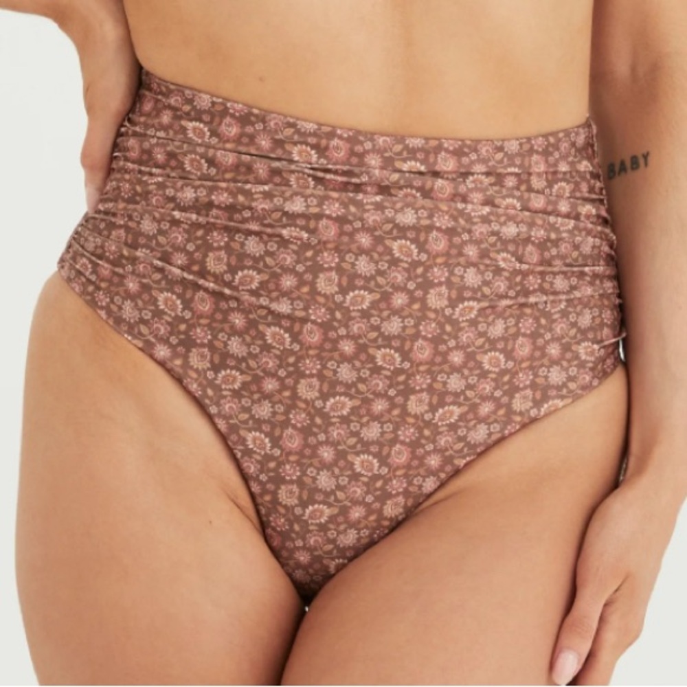 LIKE NEW Marvell Lane Zoe Bikini Brief in Wander Size 8